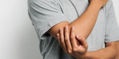 Anatomie et biomécanique du coude : structures, stabilisation et variantes anatomiques