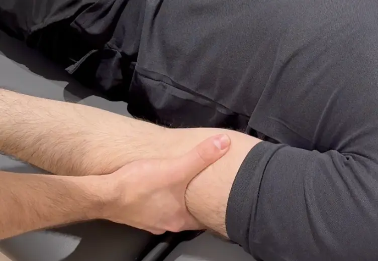 Test de provocation en valgus du coude