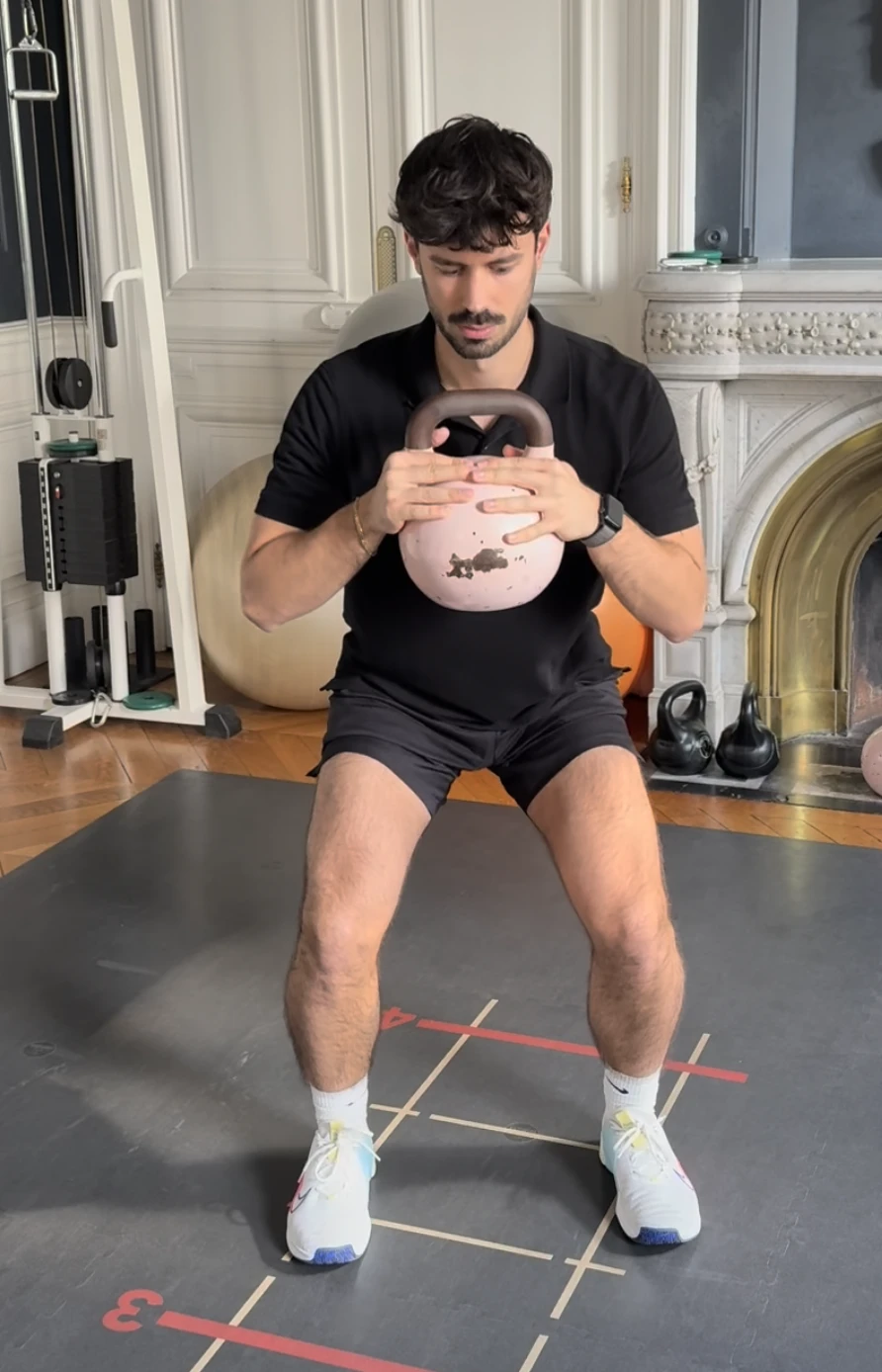 Image 1:4 de squat au KB
