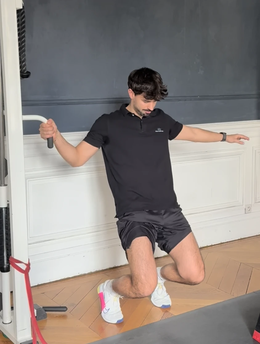 Image 1:2 Sissy Squat