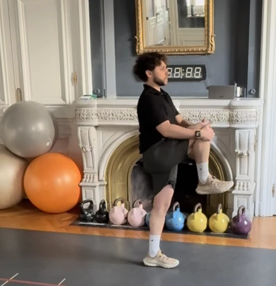 Image Marche + flexion de hanche